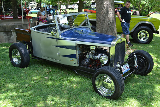 Collinsville Catsup Bottle Car Show