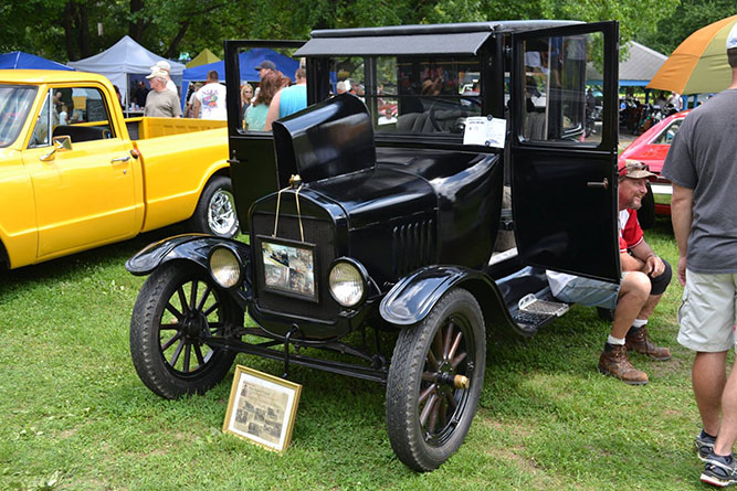 Collinsville Catsup Bottle Car Show